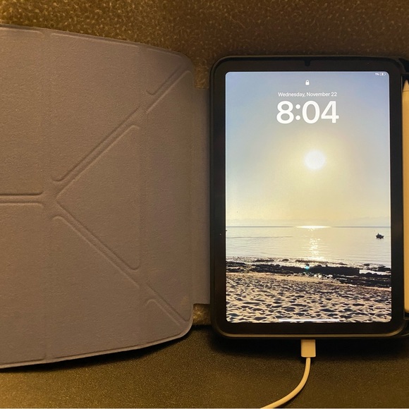 iPad mini with pencil - Picture 2 of 4